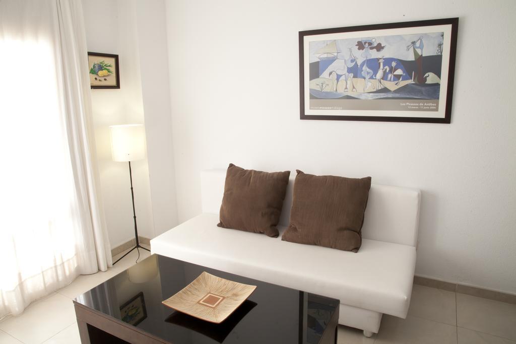 Apartamentos Carolina 토레몰리노스 객실 사진