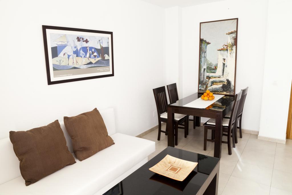 Apartamentos Carolina 토레몰리노스 객실 사진