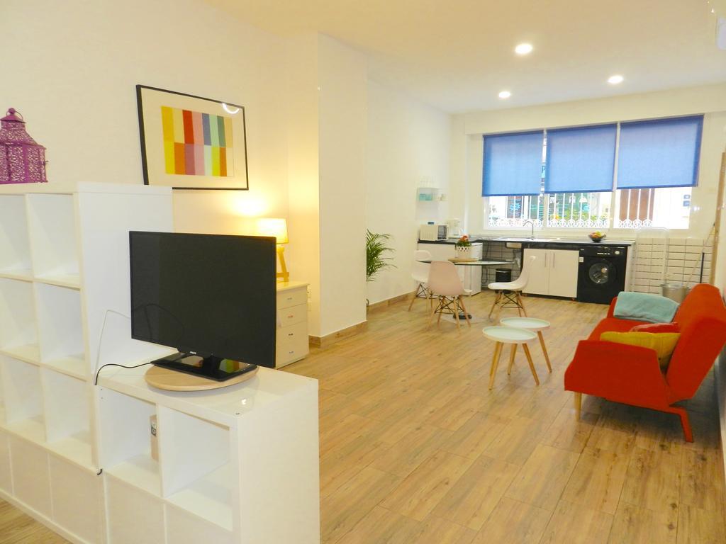 Apartamentos Carolina 토레몰리노스 외부 사진