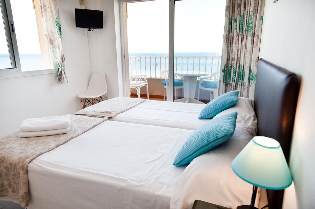 Apartamentos Carolina 토레몰리노스 객실 사진
