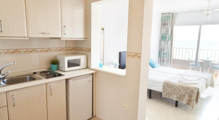 Apartamentos Carolina 토레몰리노스 객실 사진